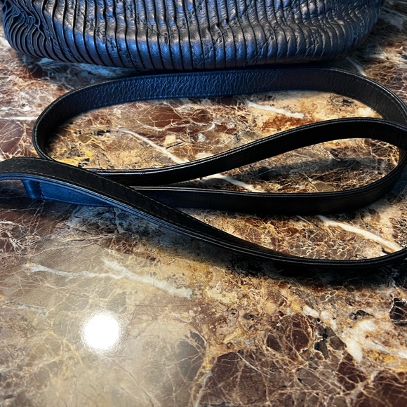 Chanel Crumpled Calfskin Coco Pleats Medium Drawstring Bag Black. - Picture 5 of 10